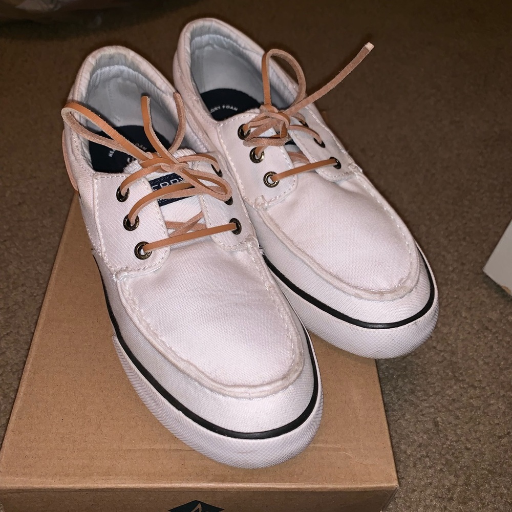 Sperry Pier loop shoes